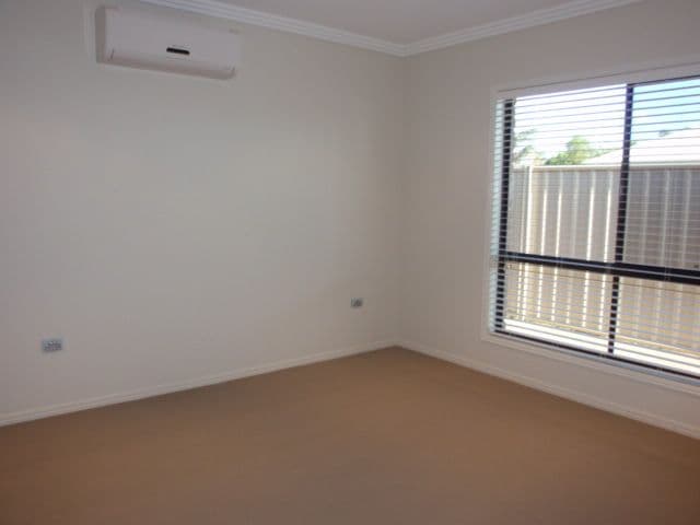 EMERALD QLD 4720, Emerald - Thumbnail 6