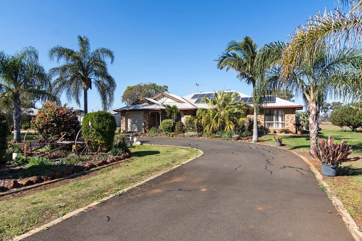 1 Yellowlea Court, OAKEY QLD 4401, Oakey - Image 1