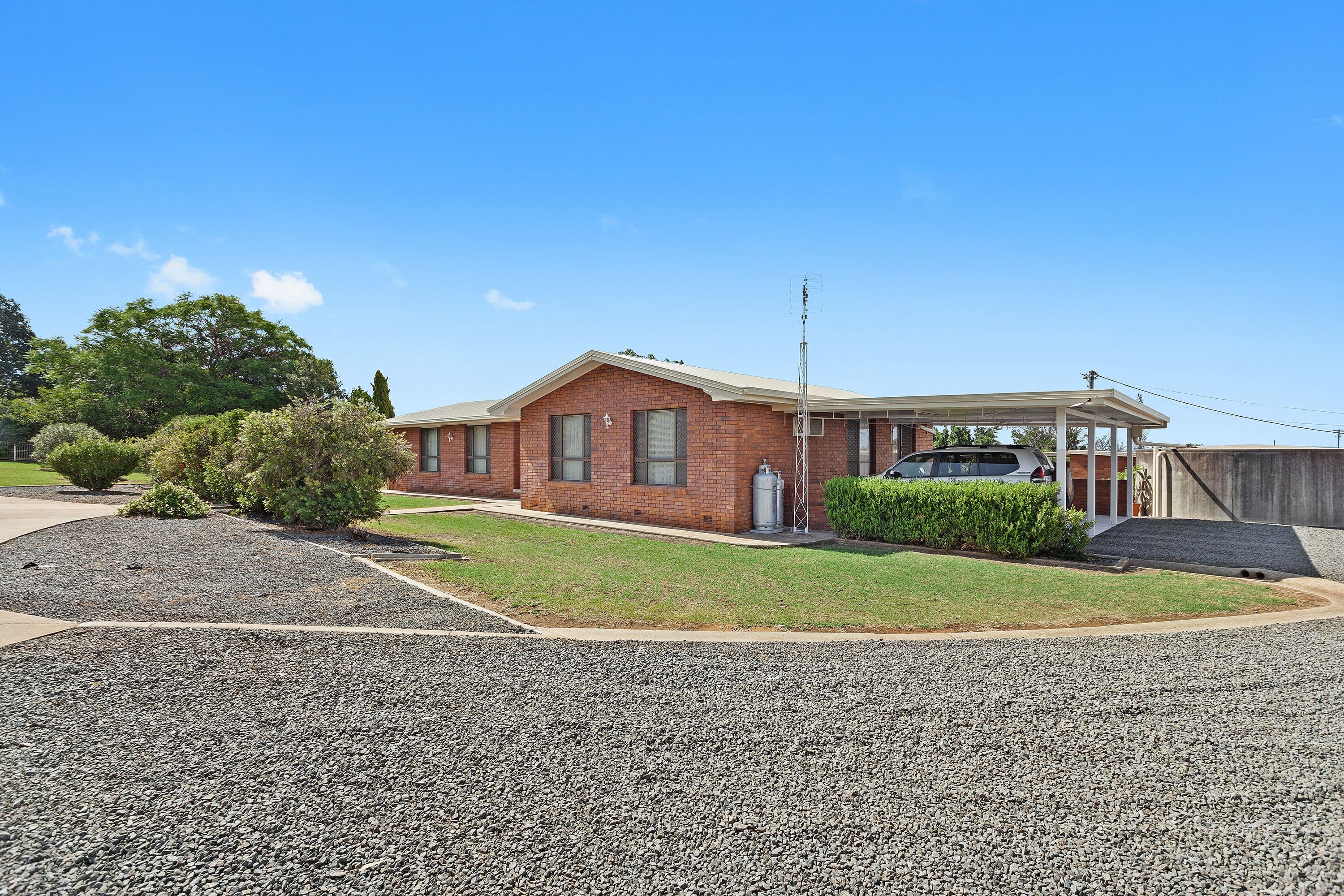 91 Toowoomba Road, Oakey QLD 4401, Oakey - Thumbnail 2