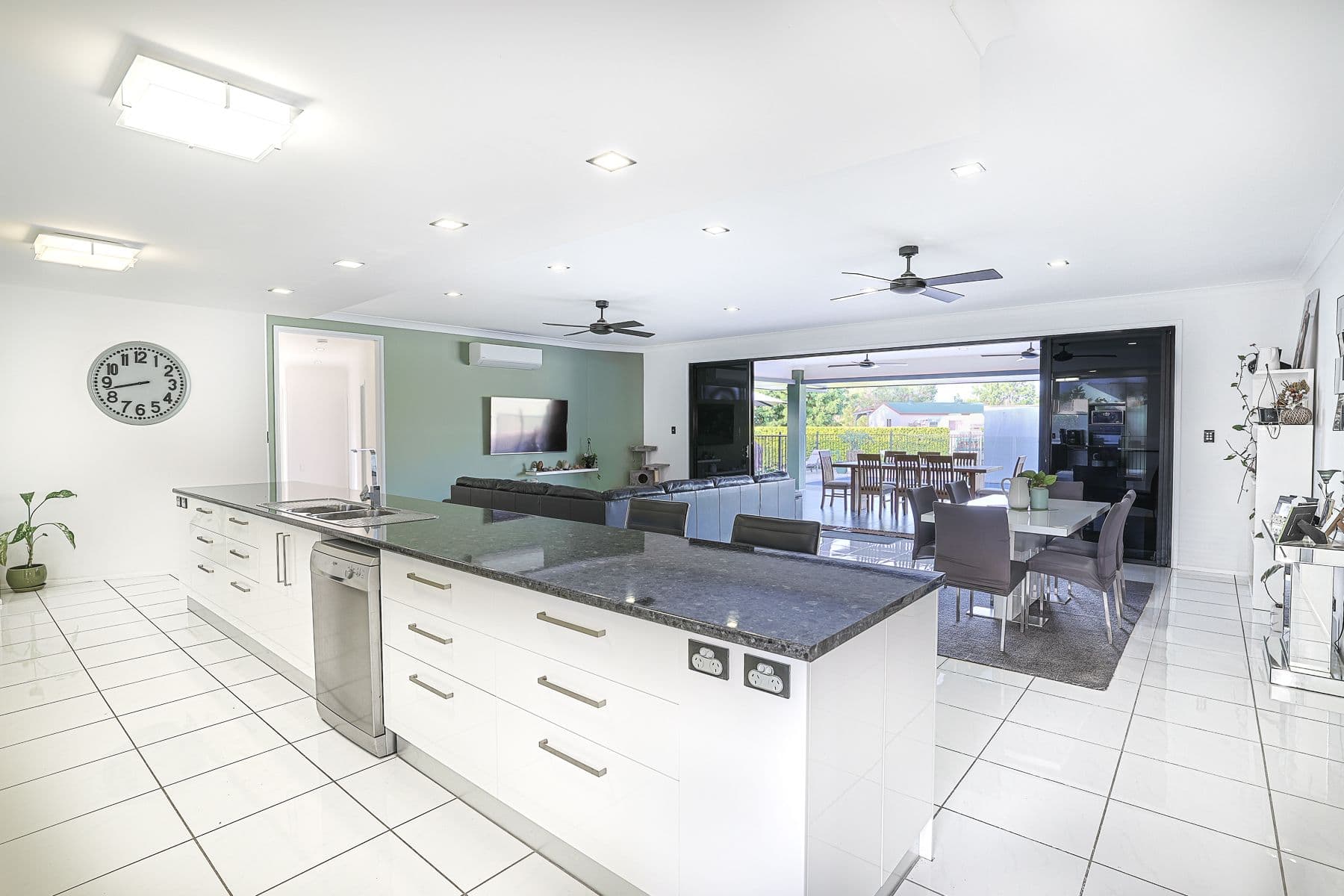 30 Quinn Street, Emerald QLD 4720, Emerald - Thumbnail 4