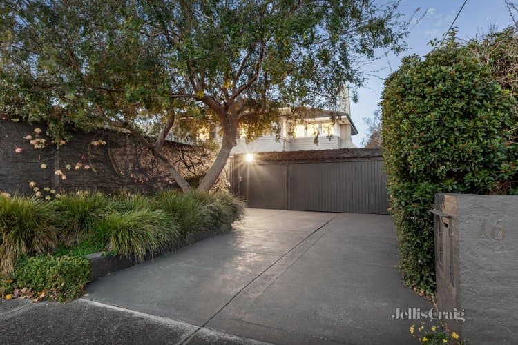 16 Findon Crescent, Kew, Kew - Thumbnail 2