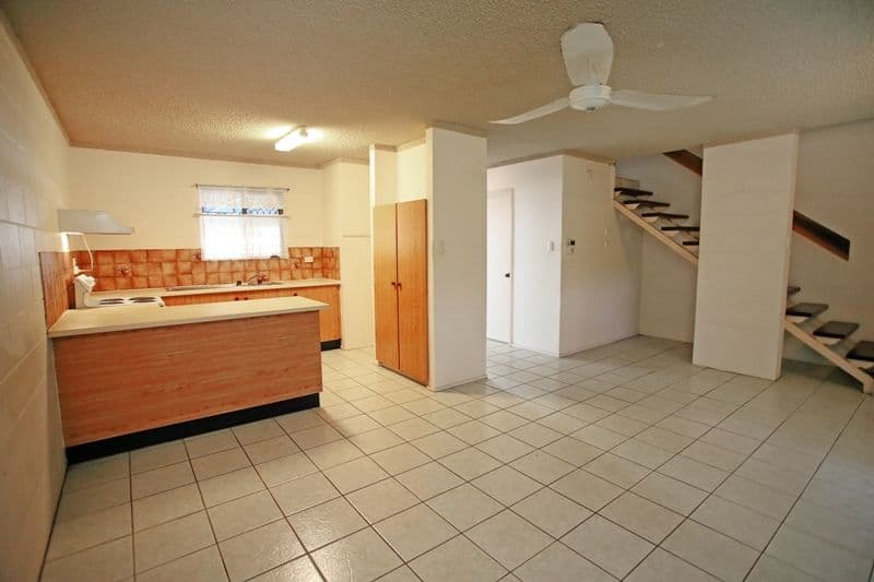 30 Princes Road, Hyde Park QLD 4812, Hyde Park - Image 1