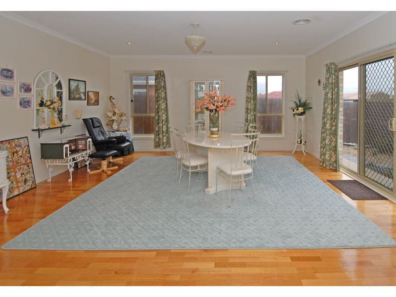 17 Menzies Drive, BURNSIDE HEIGHTS VIC 3023, Burnside Heights - Thumbnail 3