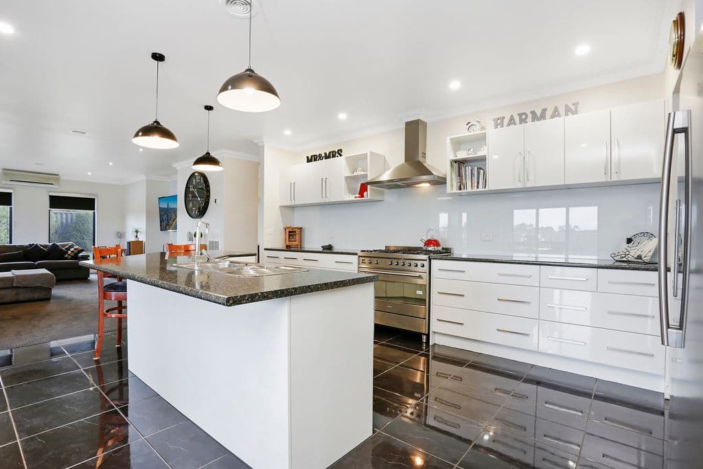 17 Kenny Street, Hamilton VIC 3300, Hamilton - Thumbnail 2