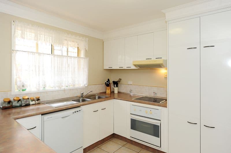 3 Cania Way, GLADSTONE QLD 4680, Gladstone - Thumbnail 2