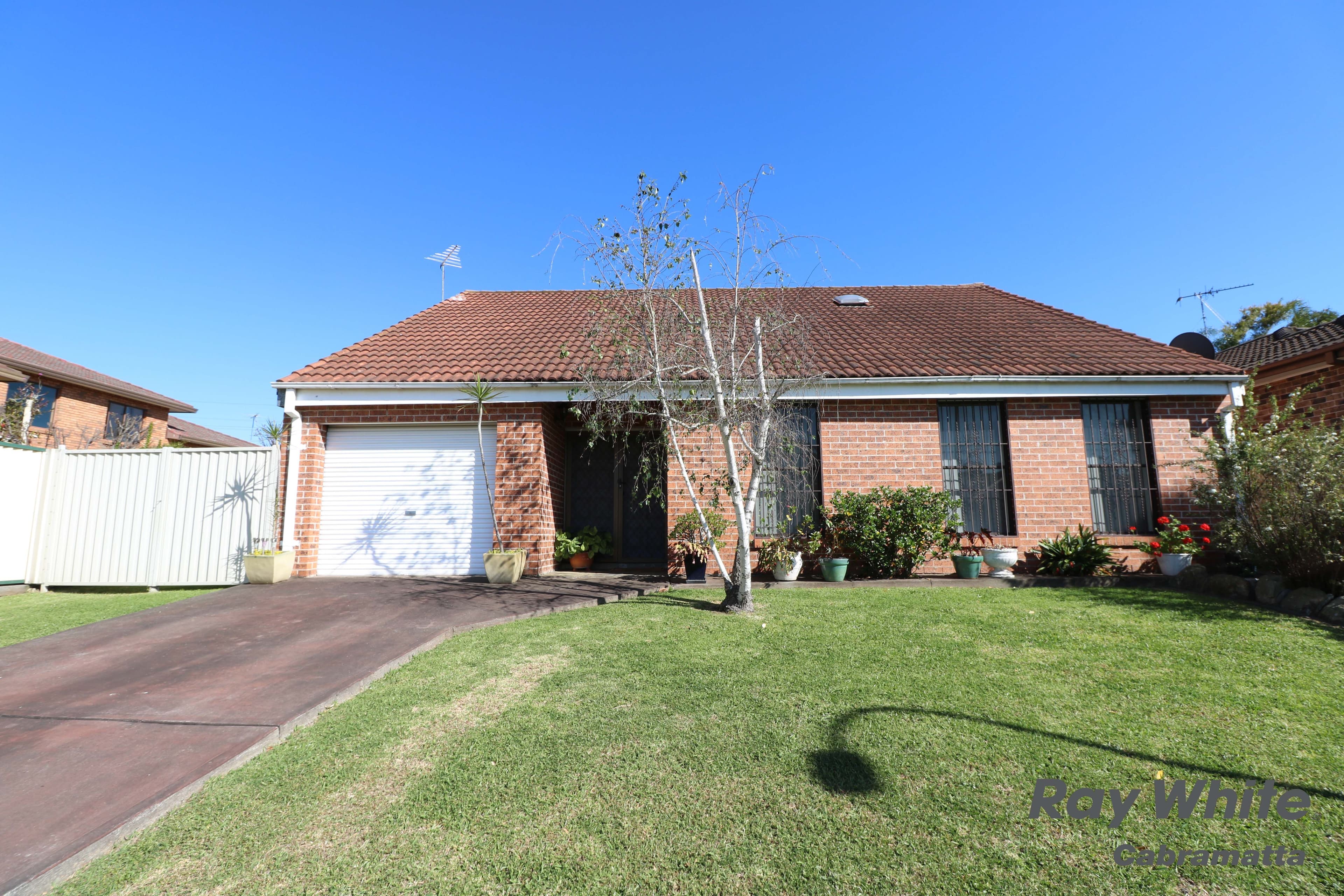 2 Ryde Place, St Johns Park - Image 1