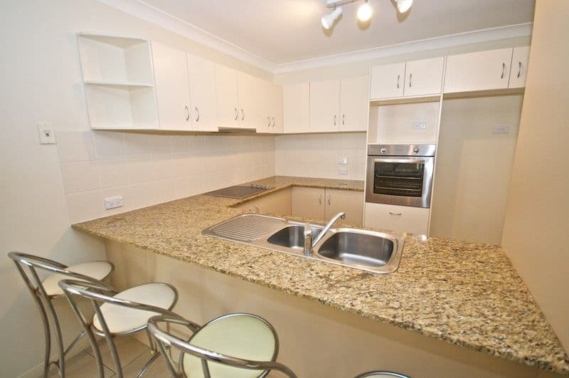 70 Tee Trees Boulevard, ARUNDEL QLD 4214, Arundel - Thumbnail 2