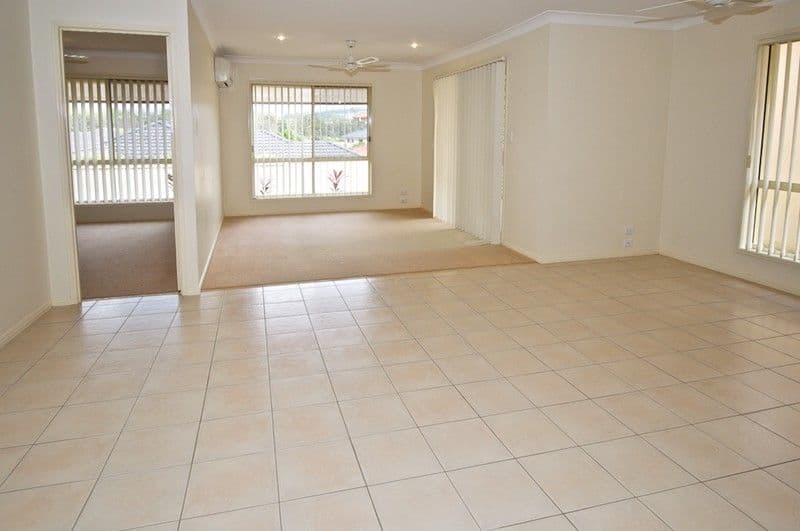 70 Tee Trees Boulevard, ARUNDEL QLD 4214, Arundel - Thumbnail 4