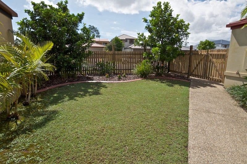 70 Tee Trees Boulevard, ARUNDEL QLD 4214, Arundel - Thumbnail 5