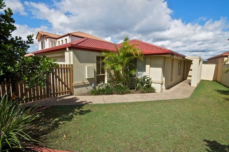 70 Tee Trees Boulevard, ARUNDEL QLD 4214, Arundel - Thumbnail 6