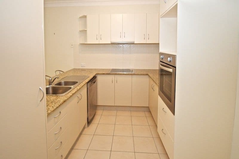 70 Tee Trees Boulevard, ARUNDEL QLD 4214, Arundel - Thumbnail 7
