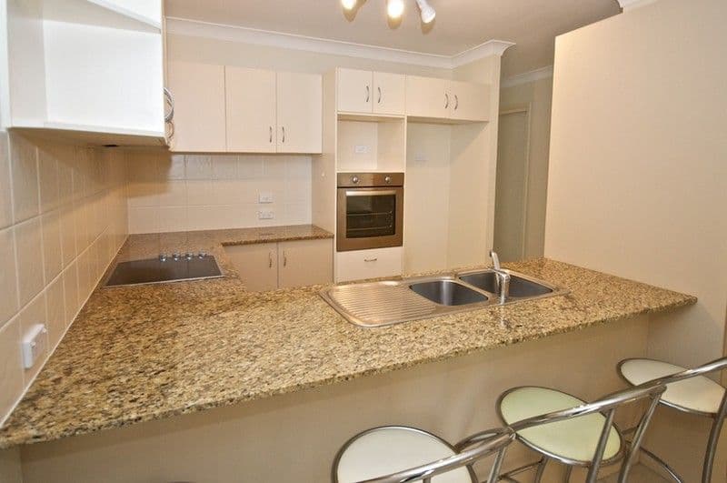 70 Tee Trees Boulevard, ARUNDEL QLD 4214, Arundel - Thumbnail 8