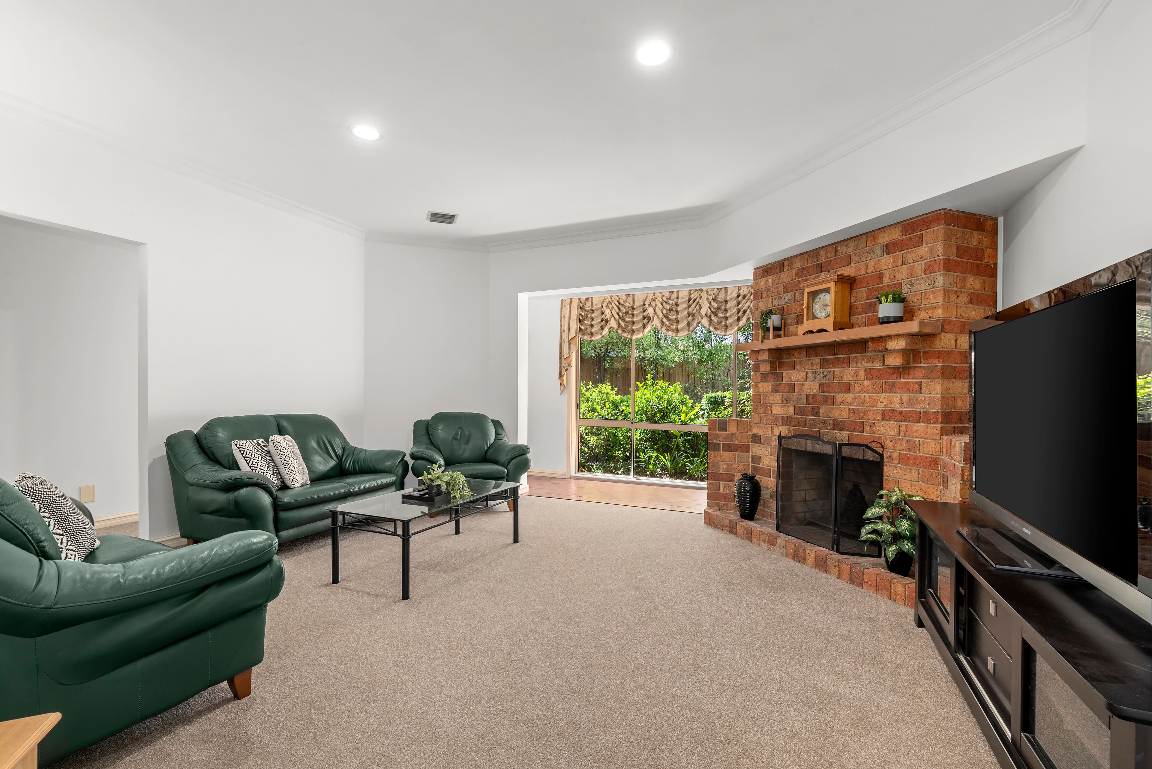 12 Fernbrook Rise, Knoxfield VIC 3180, Knoxfield - Thumbnail 3