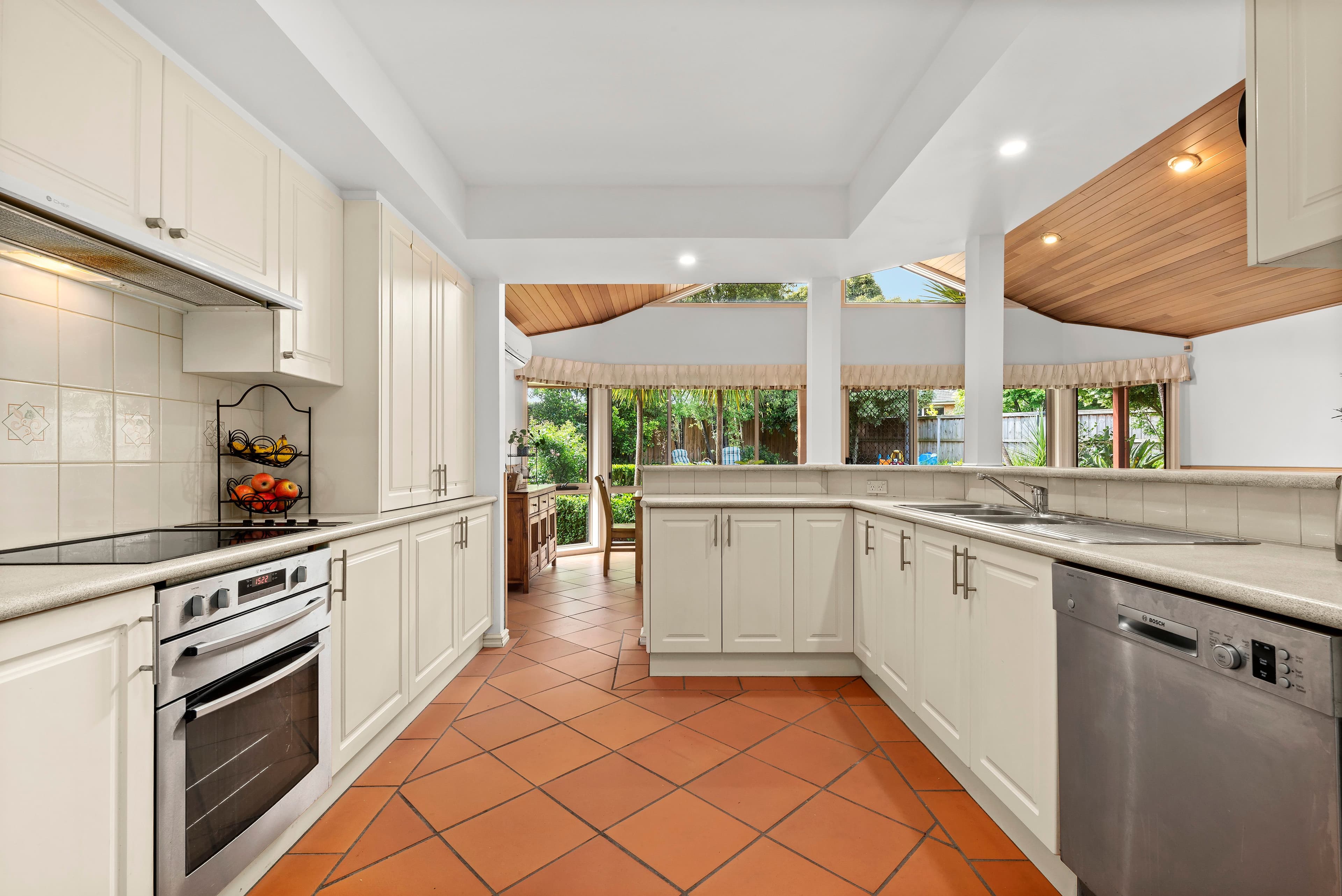 12 Fernbrook Rise, Knoxfield VIC 3180, Knoxfield - Thumbnail 4