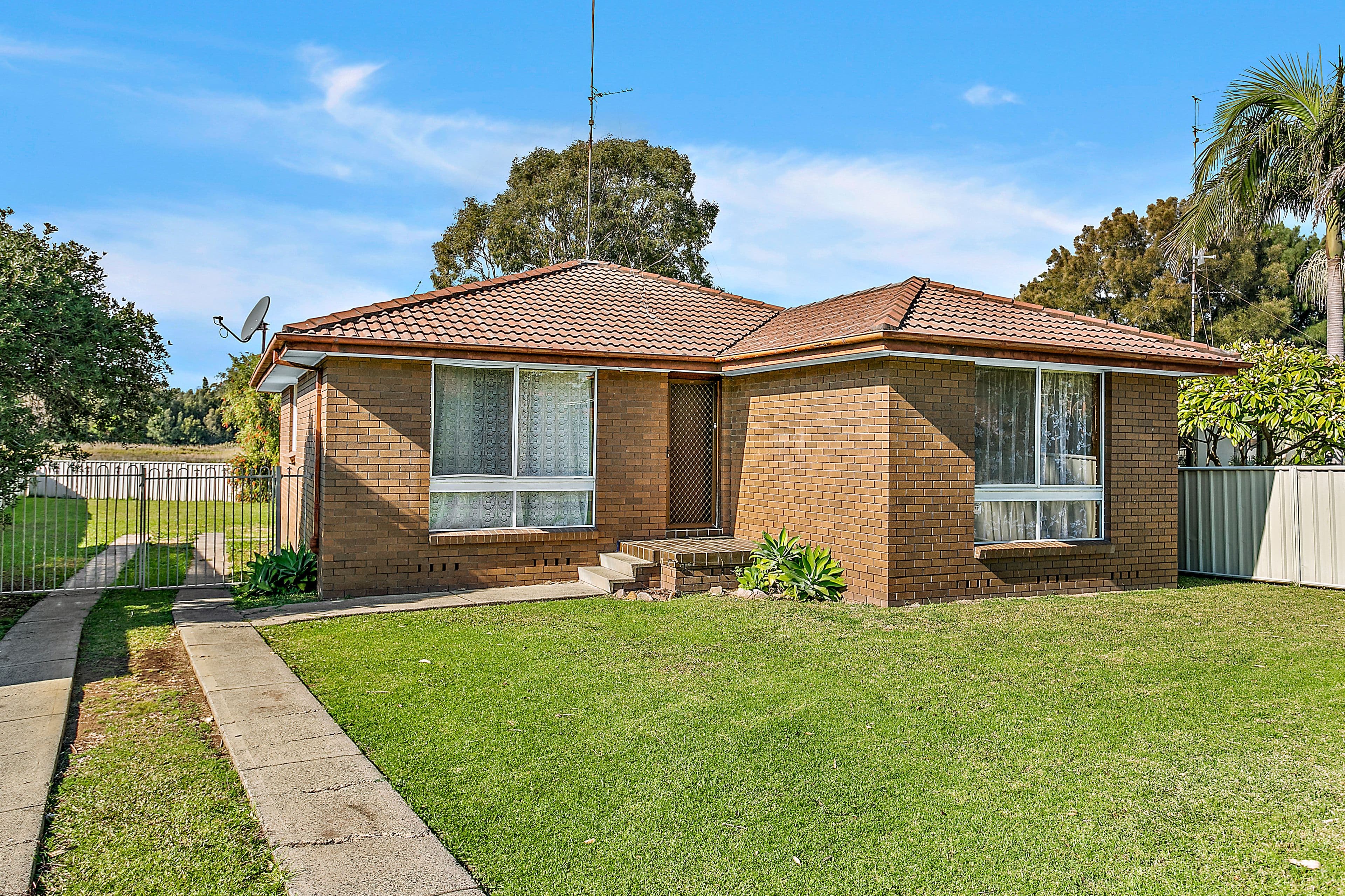 25 Ocean Beach Drive, Shellharbour - Image 1