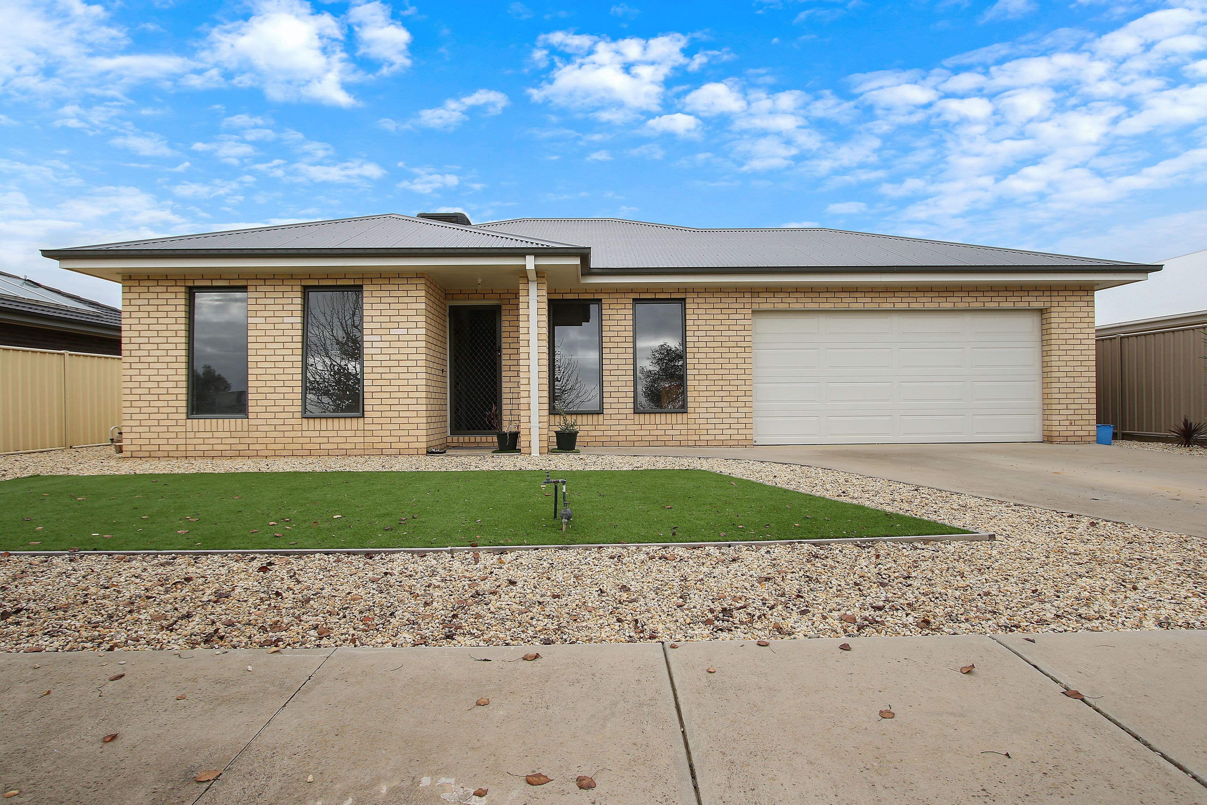 16 Amber Avenue, Benalla VIC 3672, Benalla - Thumbnail 2