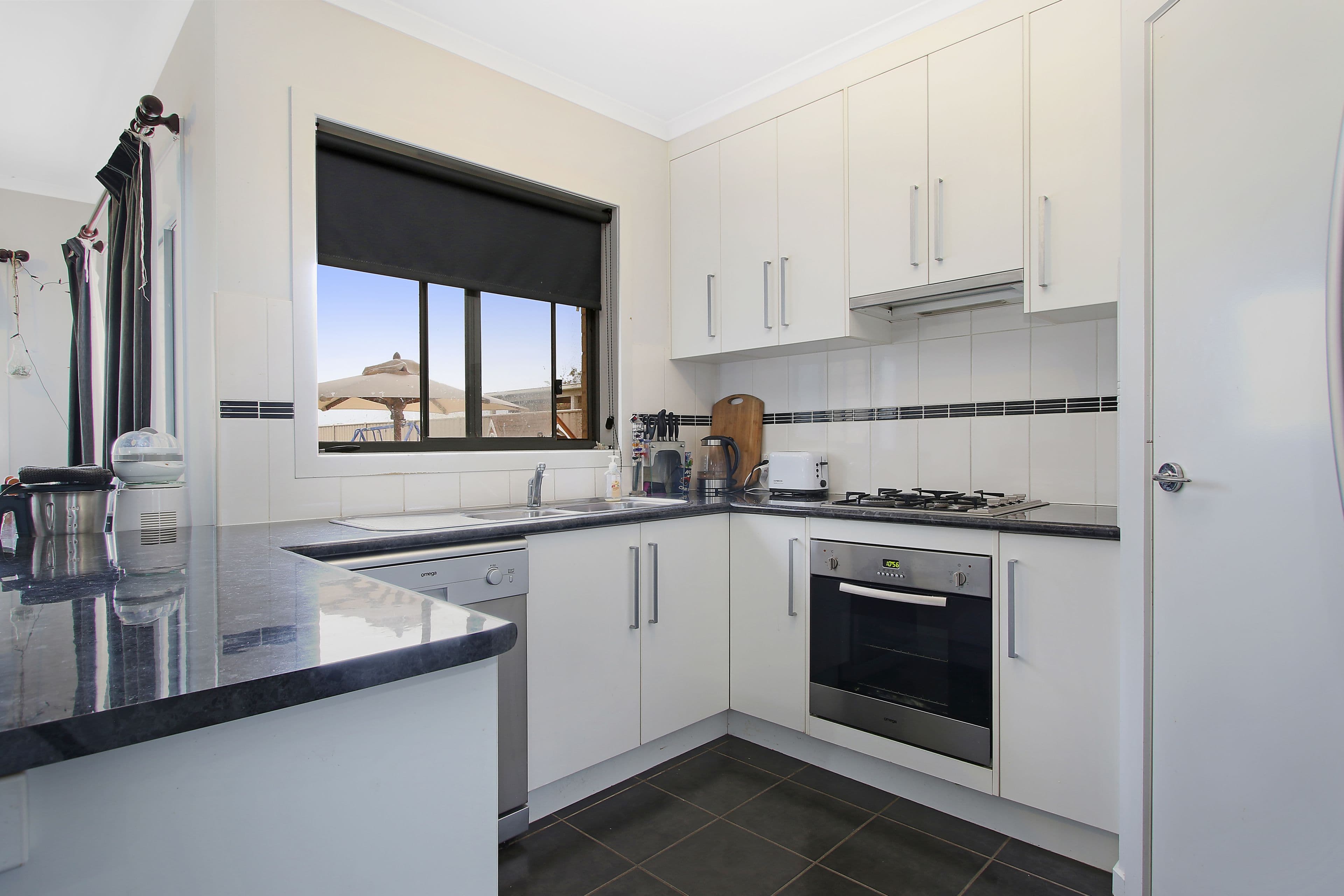 16 Amber Avenue, Benalla VIC 3672, Benalla - Thumbnail 7