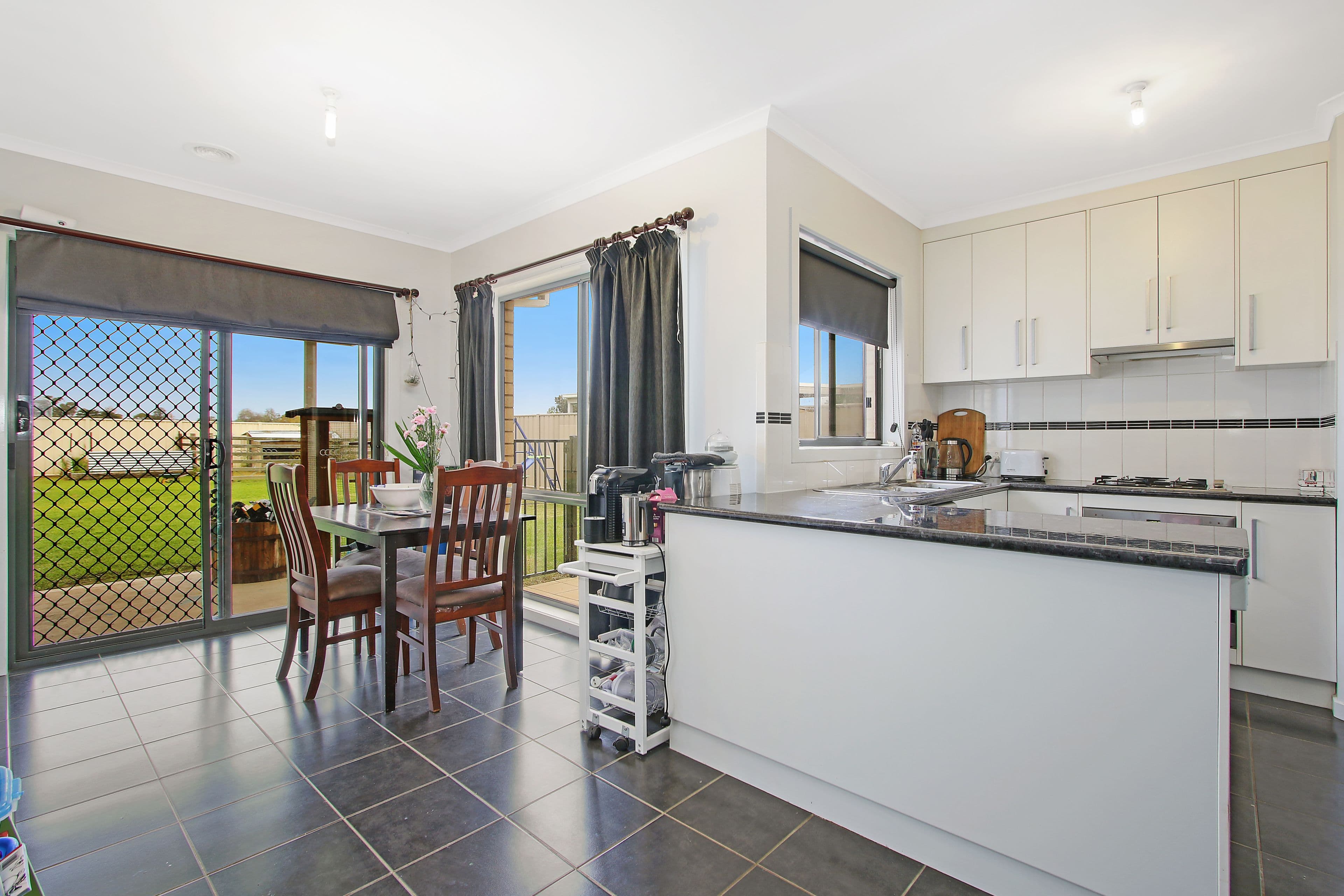 16 Amber Avenue, Benalla VIC 3672, Benalla - Thumbnail 8