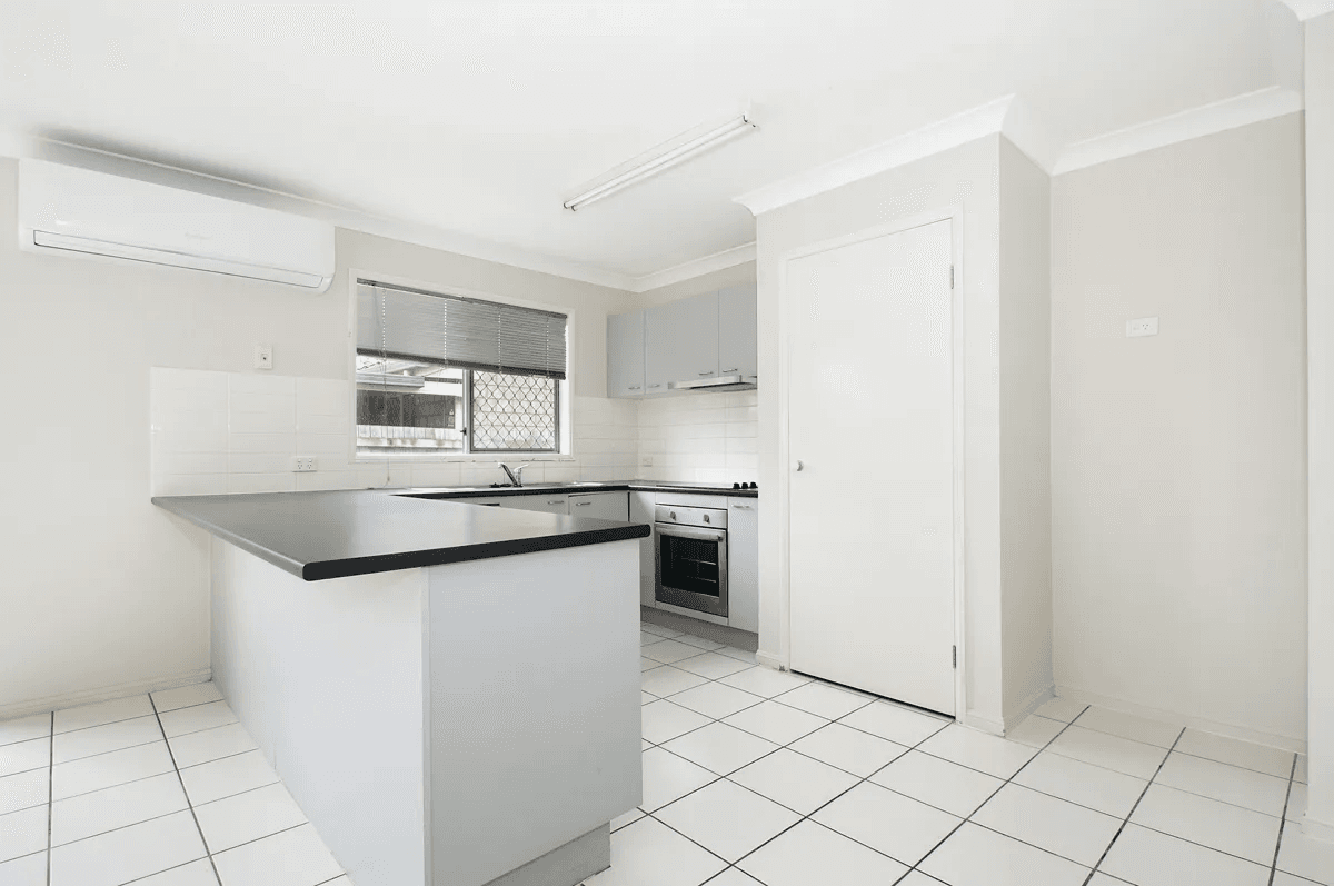 11 Lake Borumba Street, Logan Reserve QLD 4133, Logan Reserve - Thumbnail 4