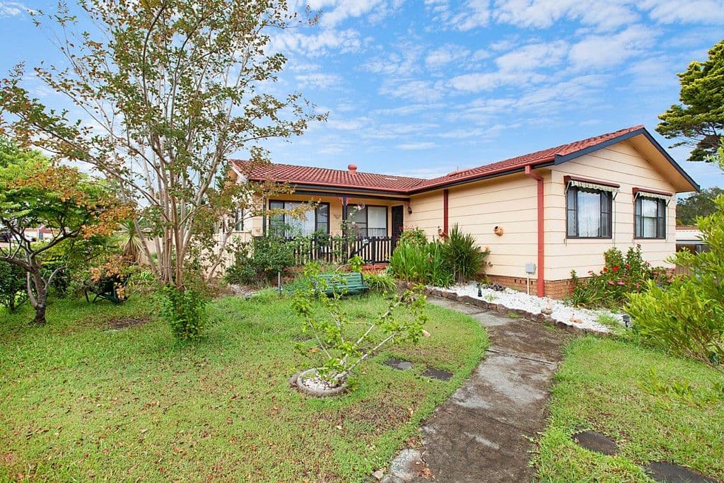 1 Namoi Close, Bateau Bay - Image 1