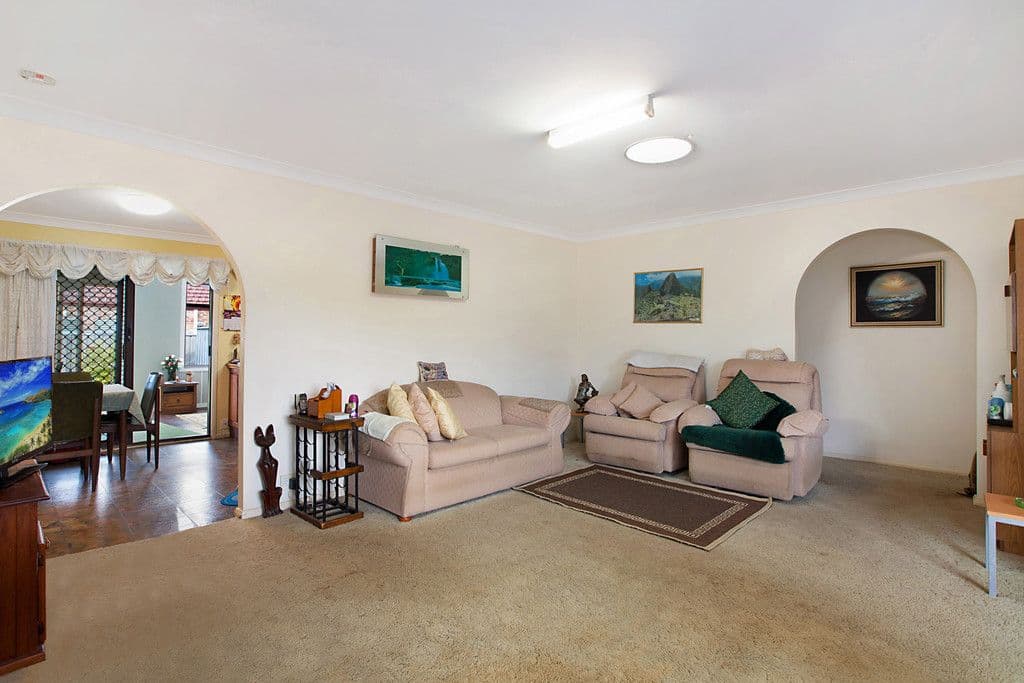 1 Namoi Close, Bateau Bay - Thumbnail 2