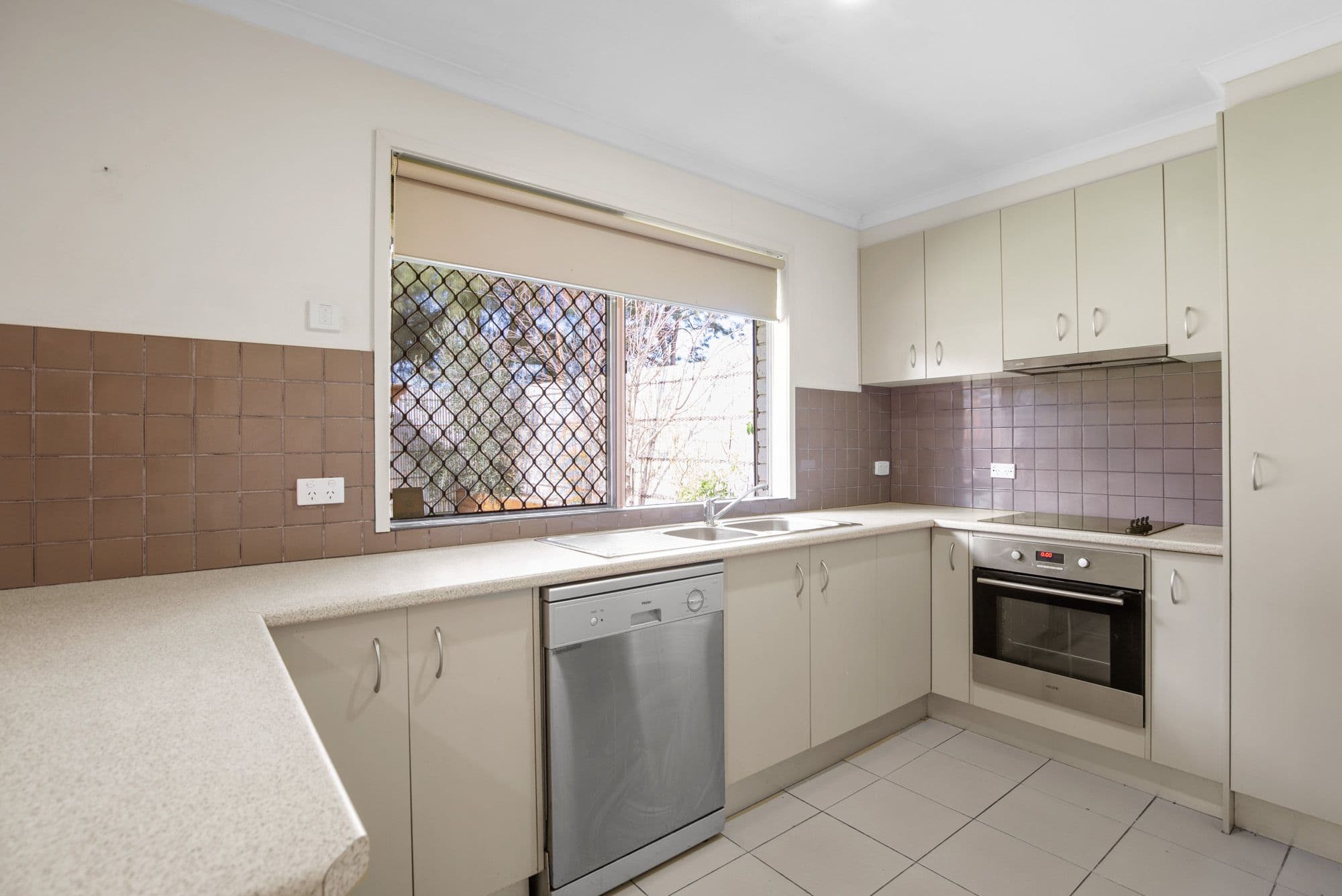 22 Whitsunday Drive, Hoppers Crossing VIC 3029, Hoppers Crossing - Thumbnail 3