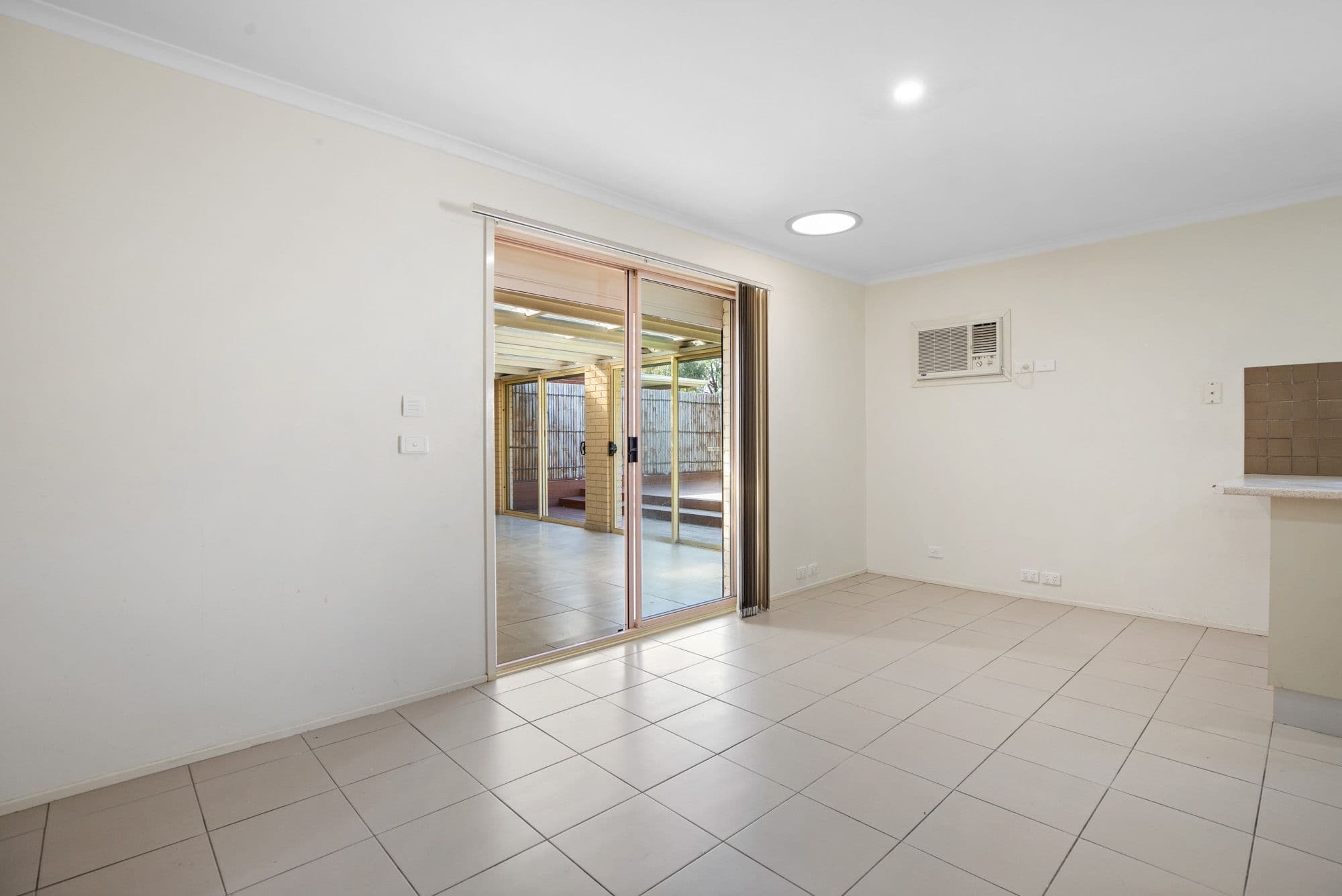 22 Whitsunday Drive, Hoppers Crossing VIC 3029, Hoppers Crossing - Thumbnail 4