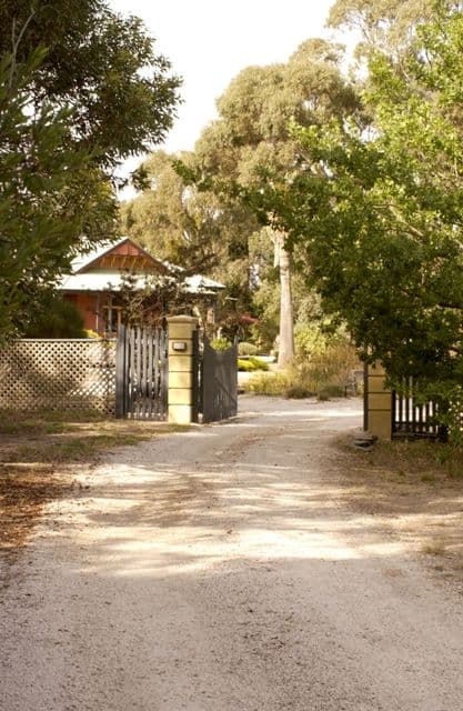 28 Lambourne Avenue, Norman Gardens QLD, Norman Gardens - Thumbnail 3