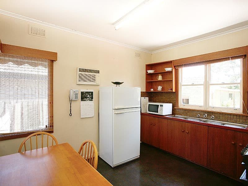 16 Roberts Avenue, BOX HILL SOUTH VIC 3128, Box Hill South - Thumbnail 3
