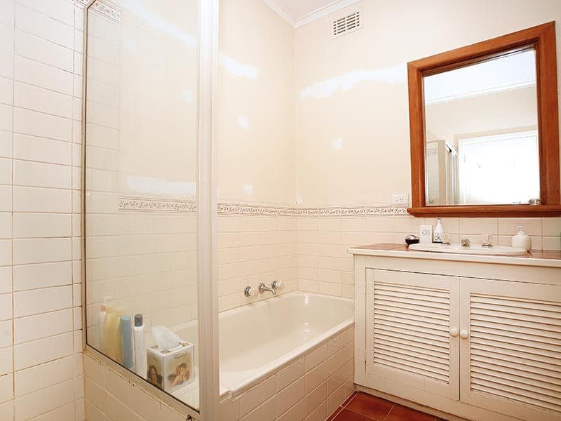 16 Roberts Avenue, BOX HILL SOUTH VIC 3128, Box Hill South - Thumbnail 4