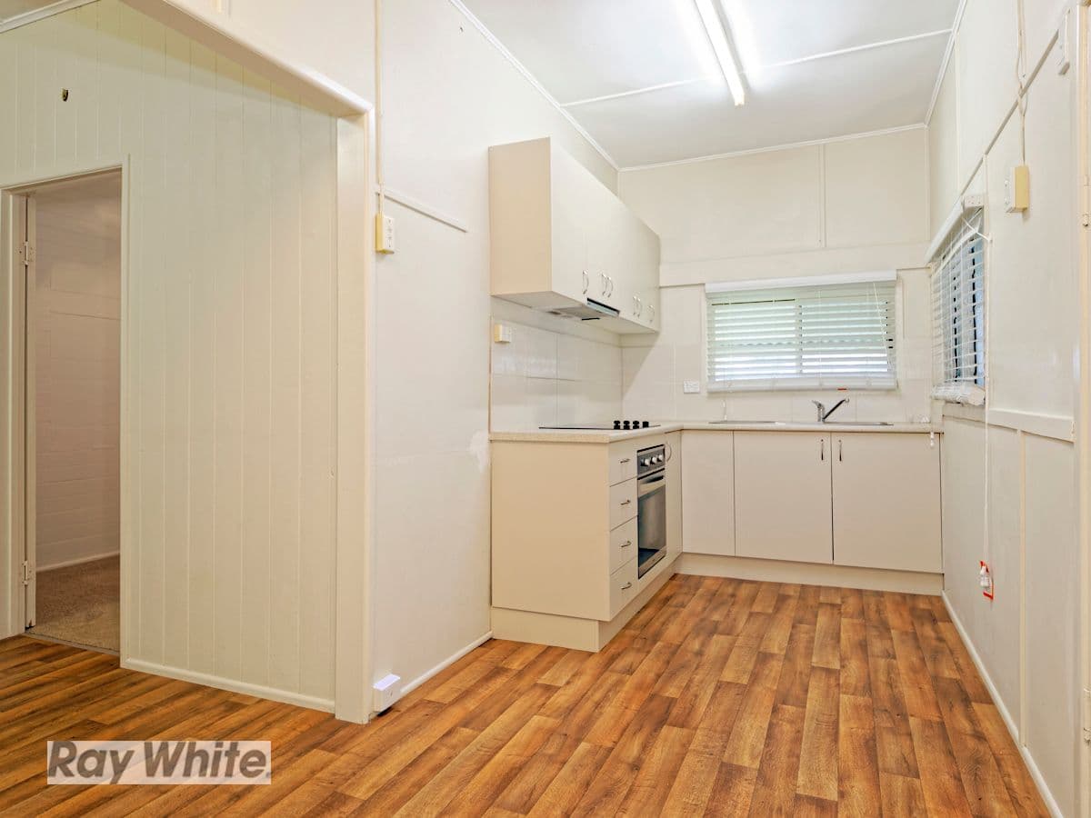 108 Dover Road, Redcliffe QLD 4020, Redcliffe - Thumbnail 2