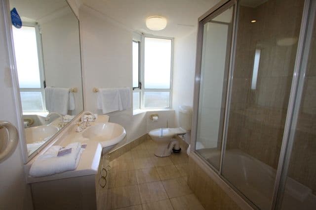 12A Second Avenue Apartments, BURLEIGH HEADS QLD 4220, Burleigh Heads - Thumbnail 6