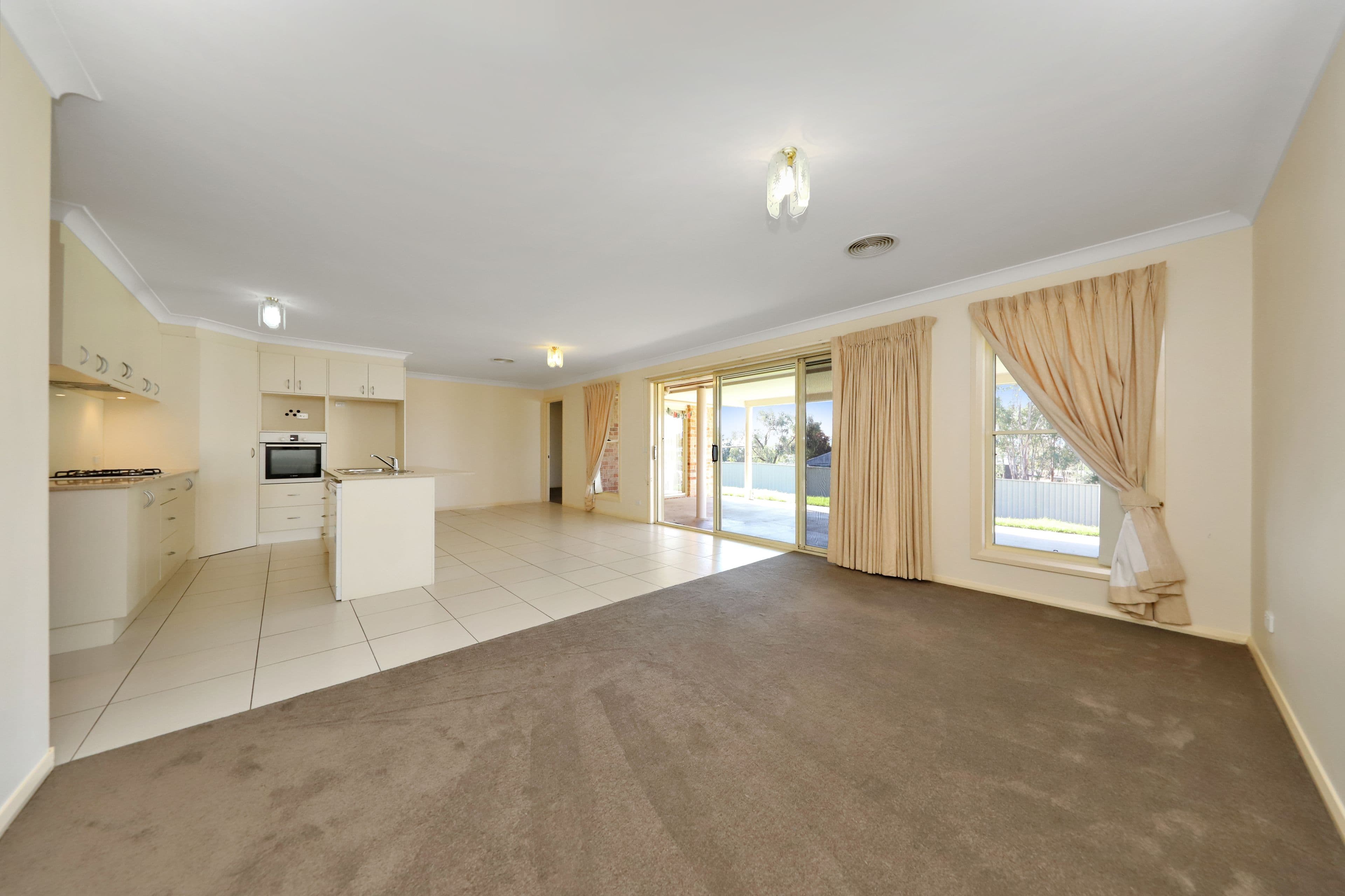 10 Murphy Place, Tumut NSW 2720, Tumut - Thumbnail 2