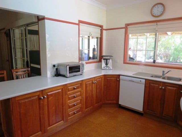 EMERALD QLD 4720, Emerald - Thumbnail 5