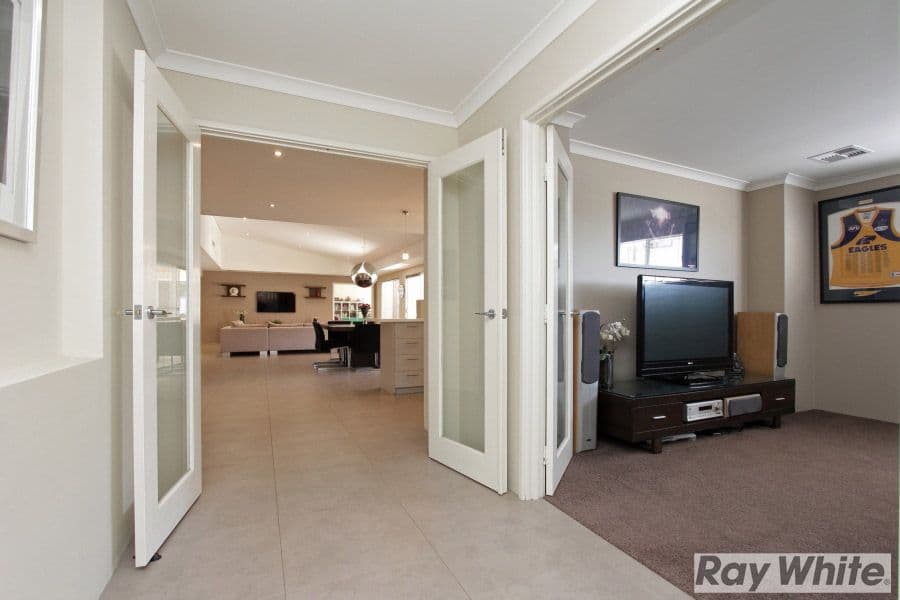 23 Whitehart Entrance, Aveley WA 6069, Aveley - Thumbnail 2