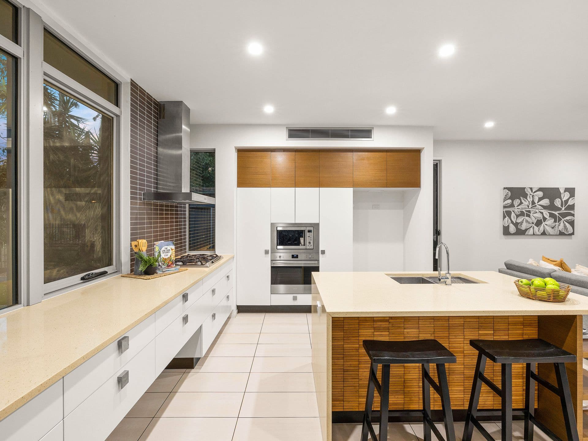 9 Spyglass Lane, Brookwater QLD 4300, Brookwater - Thumbnail 2