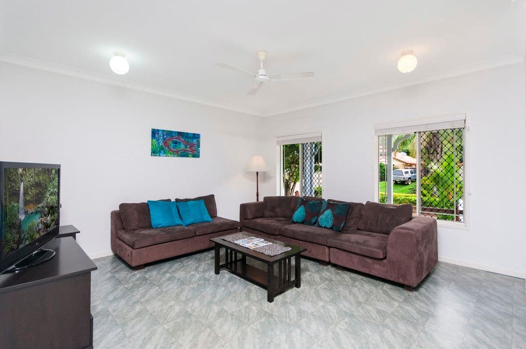 17 Fairley Street, Redlynch QLD 4870, Redlynch - Thumbnail 2