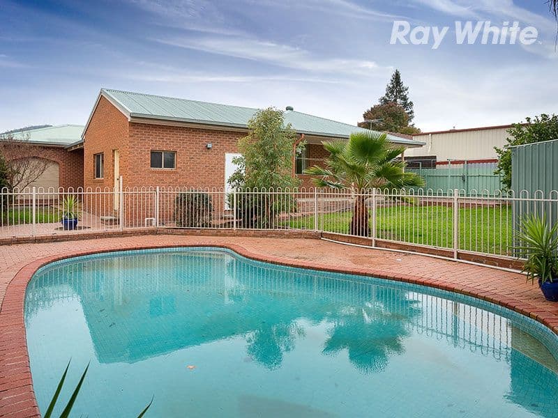 2 Mitta Grove, Lavington NSW 2641, Lavington - Thumbnail 2