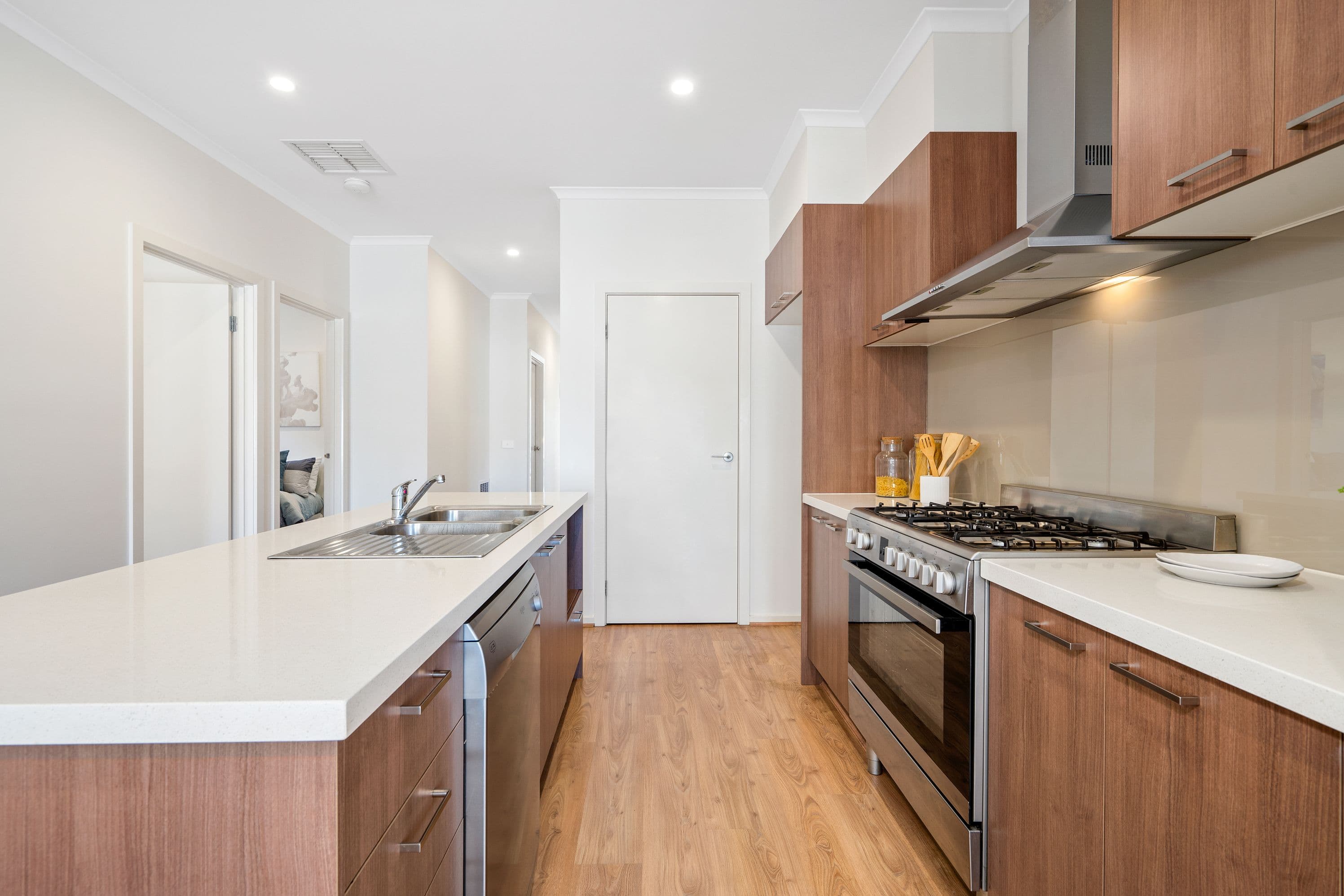 8 Hanley Street, Mernda VIC 3754, Mernda - Thumbnail 2