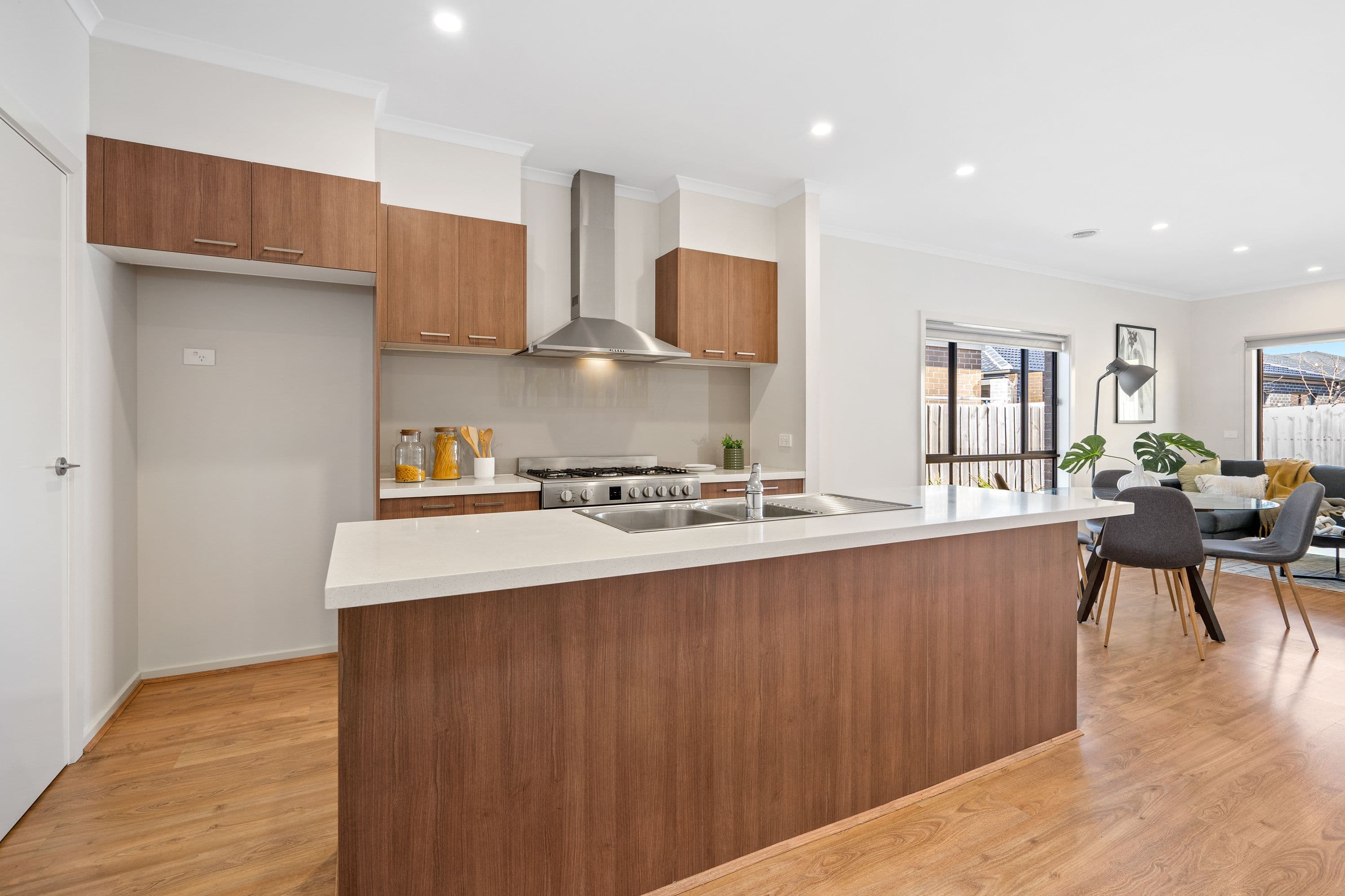 8 Hanley Street, Mernda VIC 3754, Mernda - Thumbnail 3