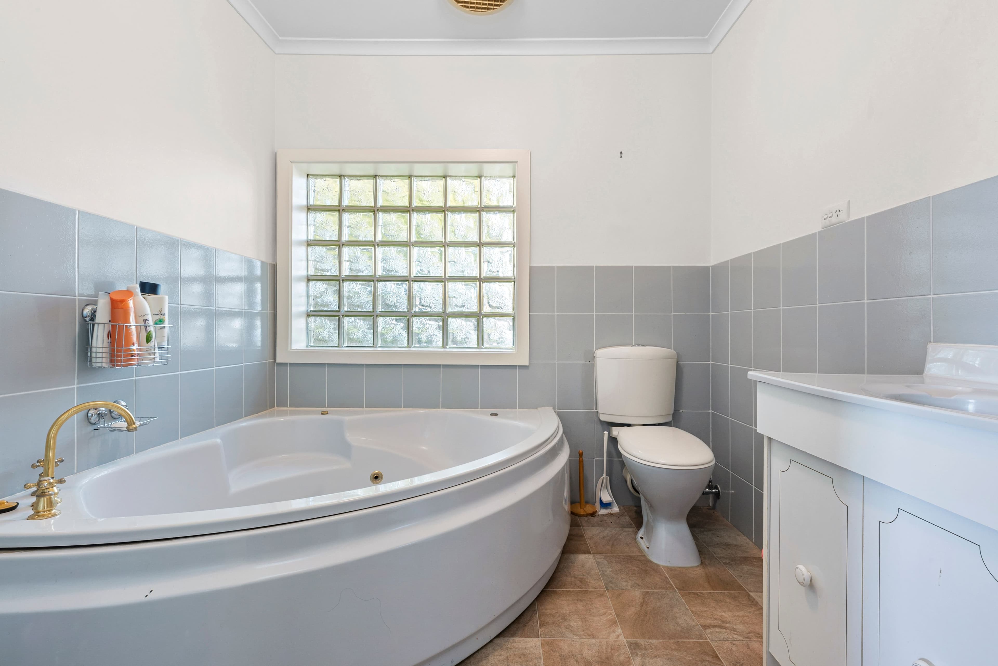 4 Cloverdale Drive, Corio VIC 3214, Corio - Thumbnail 6