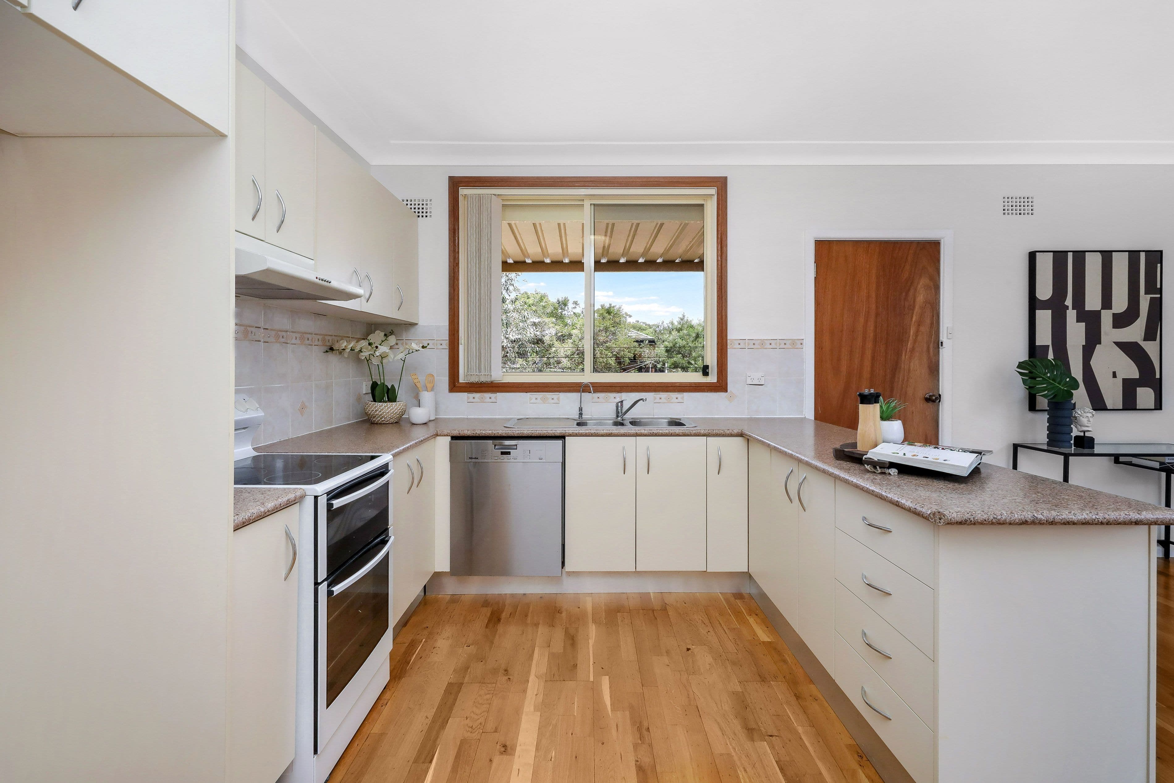 39 Hazel Street, Georges Hall NSW 2198, Georges Hall - Thumbnail 5