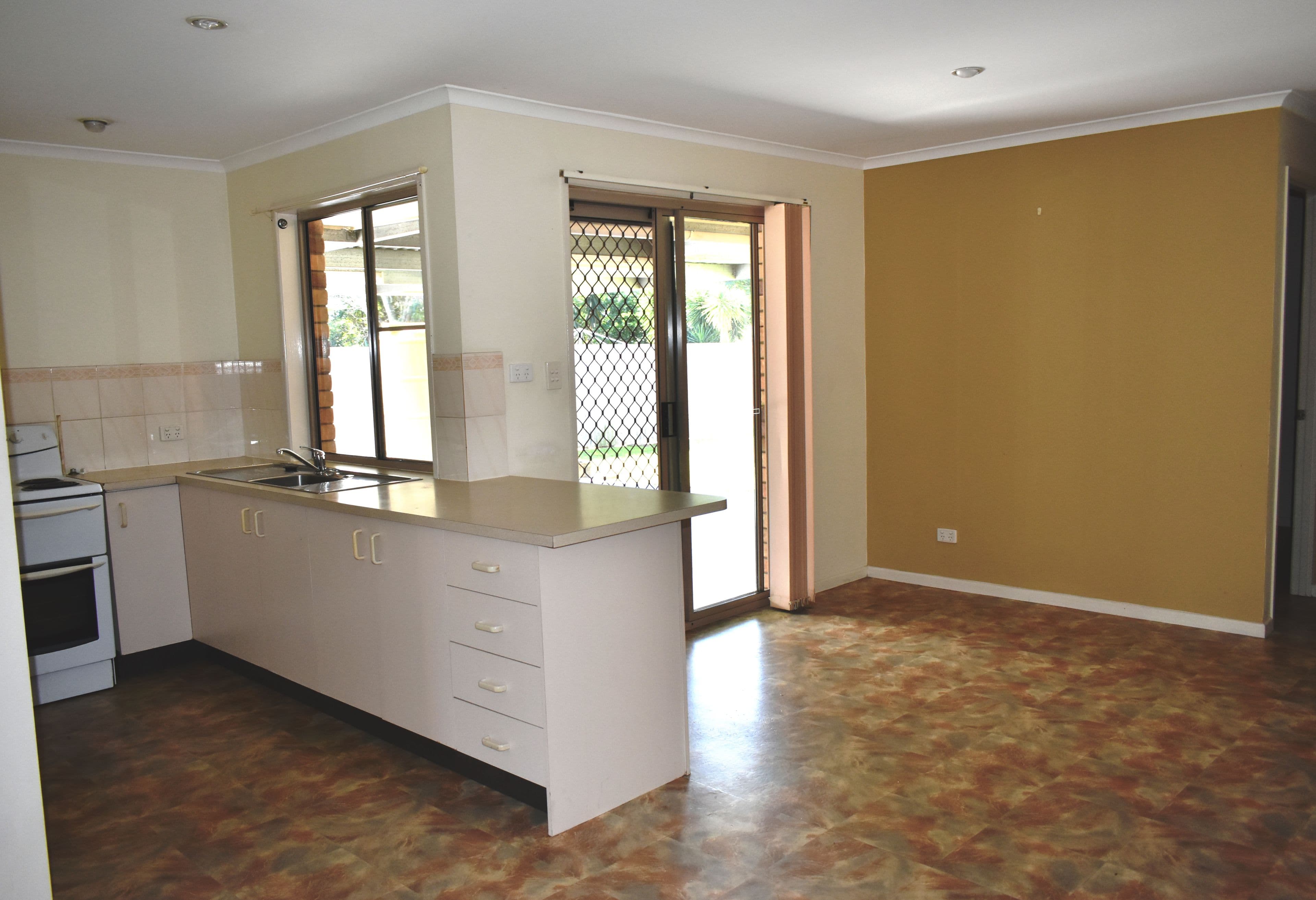 11 Laurel Street, Beerwah QLD 4519, Beerwah - Thumbnail 3