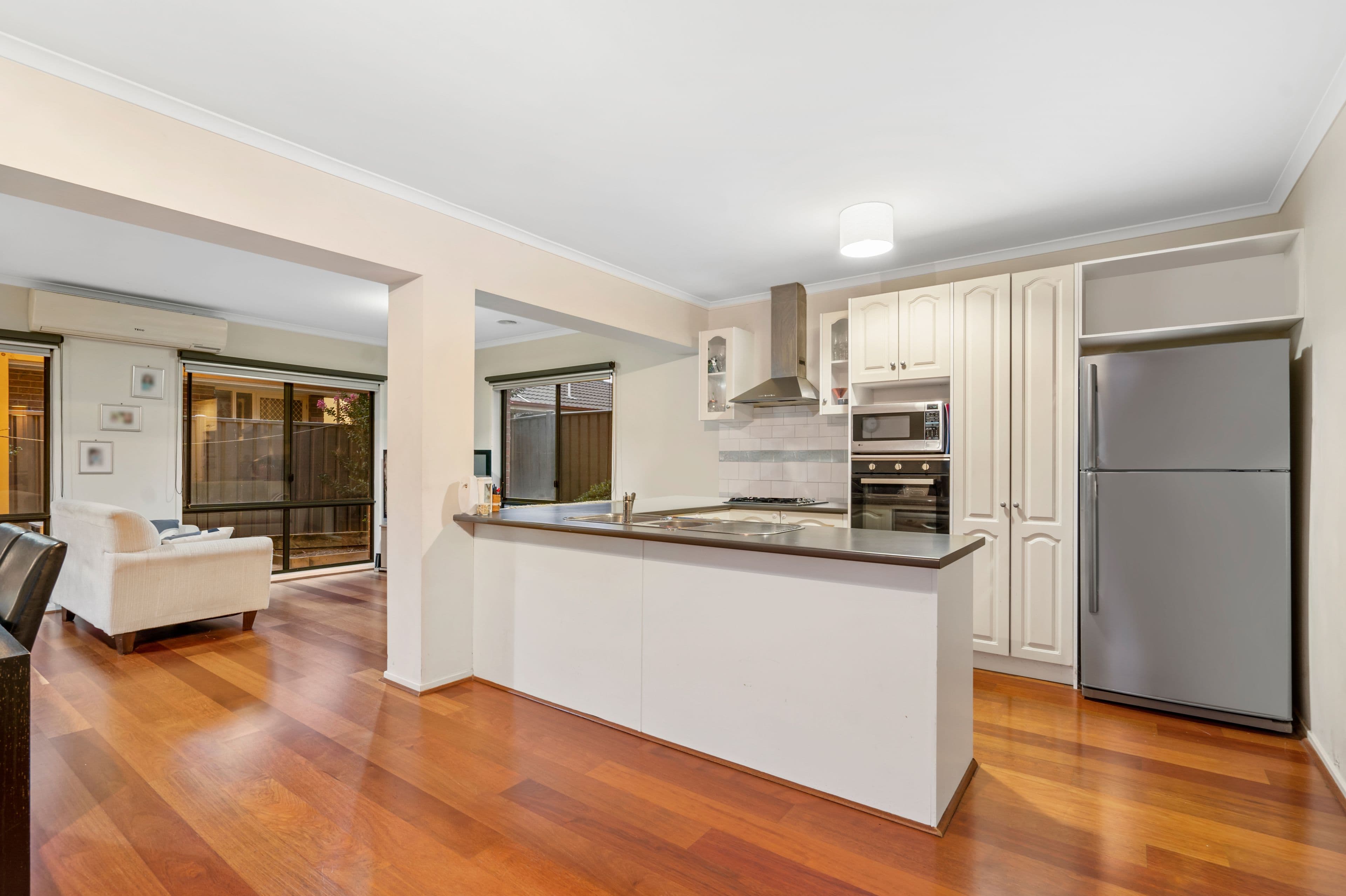 8 Dobell Crescent, Caroline Springs VIC 3023, Caroline Springs - Thumbnail 2