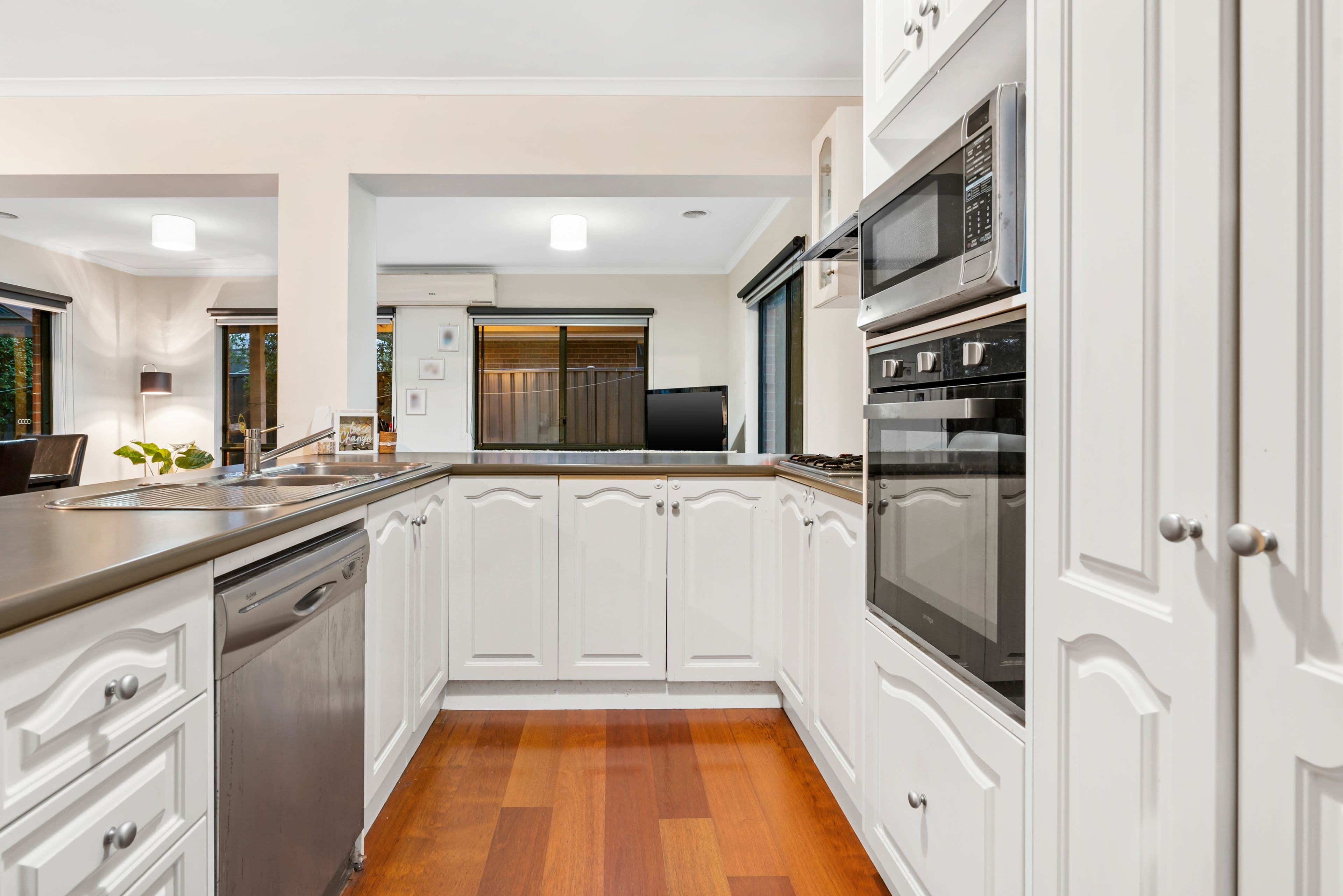 8 Dobell Crescent, Caroline Springs VIC 3023, Caroline Springs - Thumbnail 3