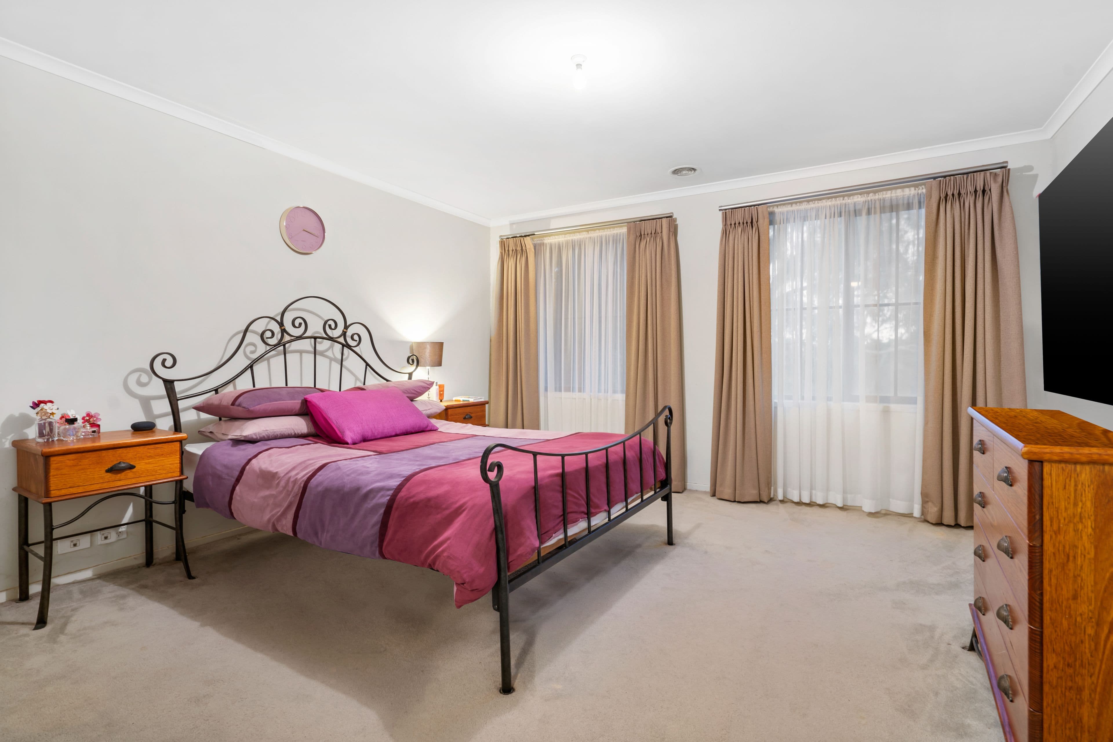 8 Dobell Crescent, Caroline Springs VIC 3023, Caroline Springs - Thumbnail 7