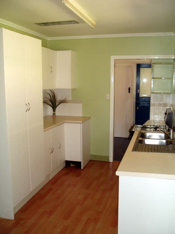 11 Parry Street, CHARLEVILLE QLD 4470, Charleville - Thumbnail 2