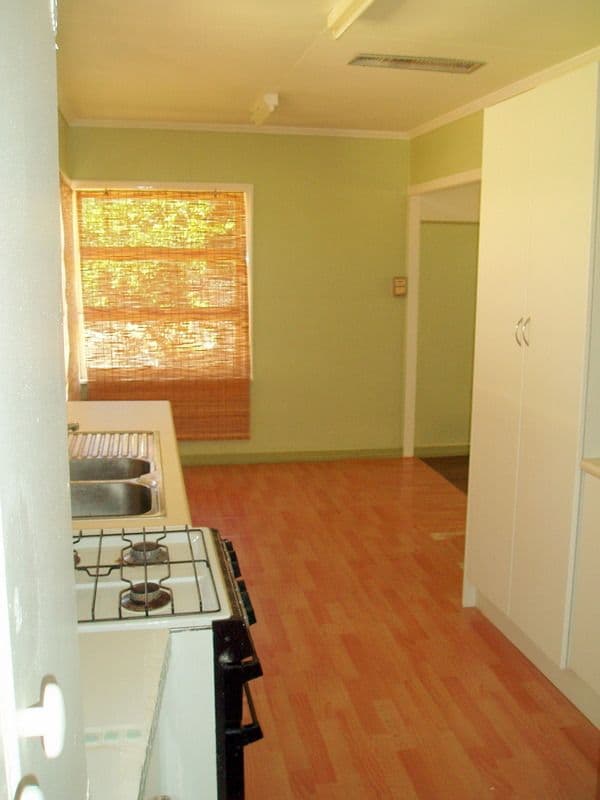 11 Parry Street, CHARLEVILLE QLD 4470, Charleville - Thumbnail 5