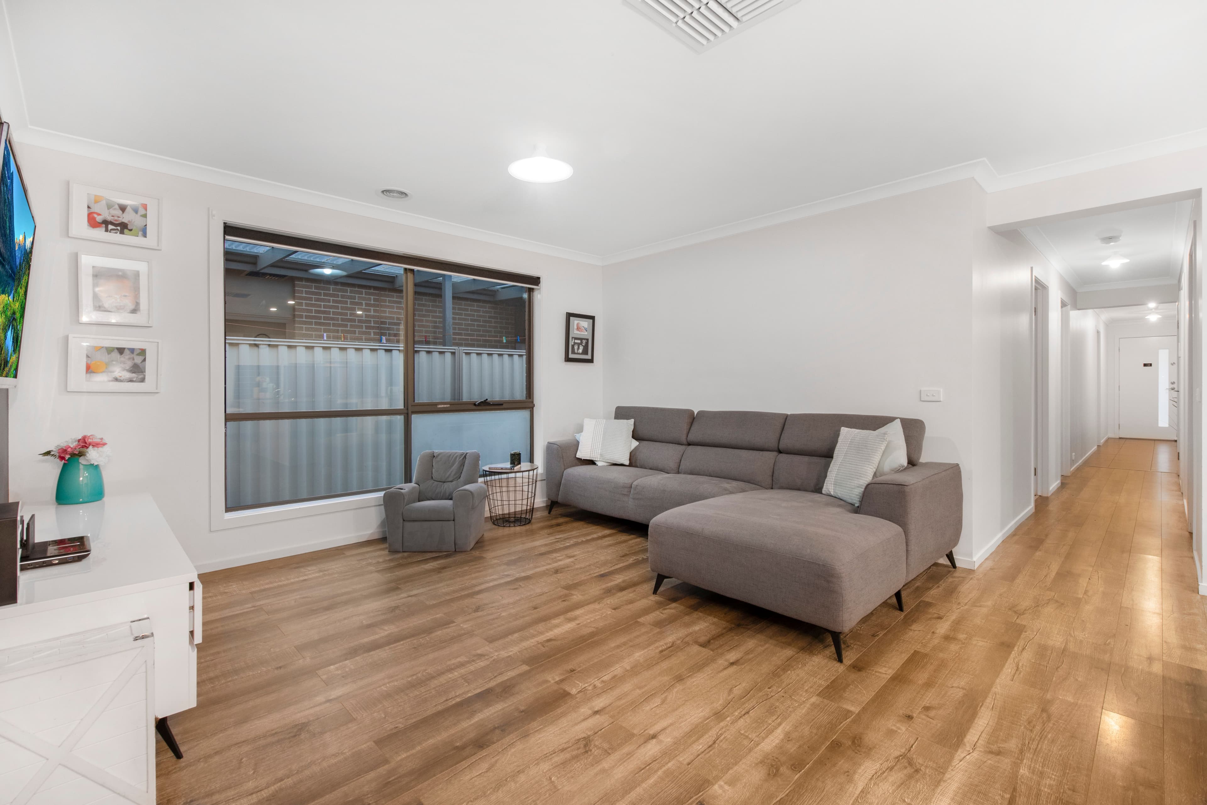 8 Creekview Avenue, Pakenham VIC 3810, Pakenham - Thumbnail 2