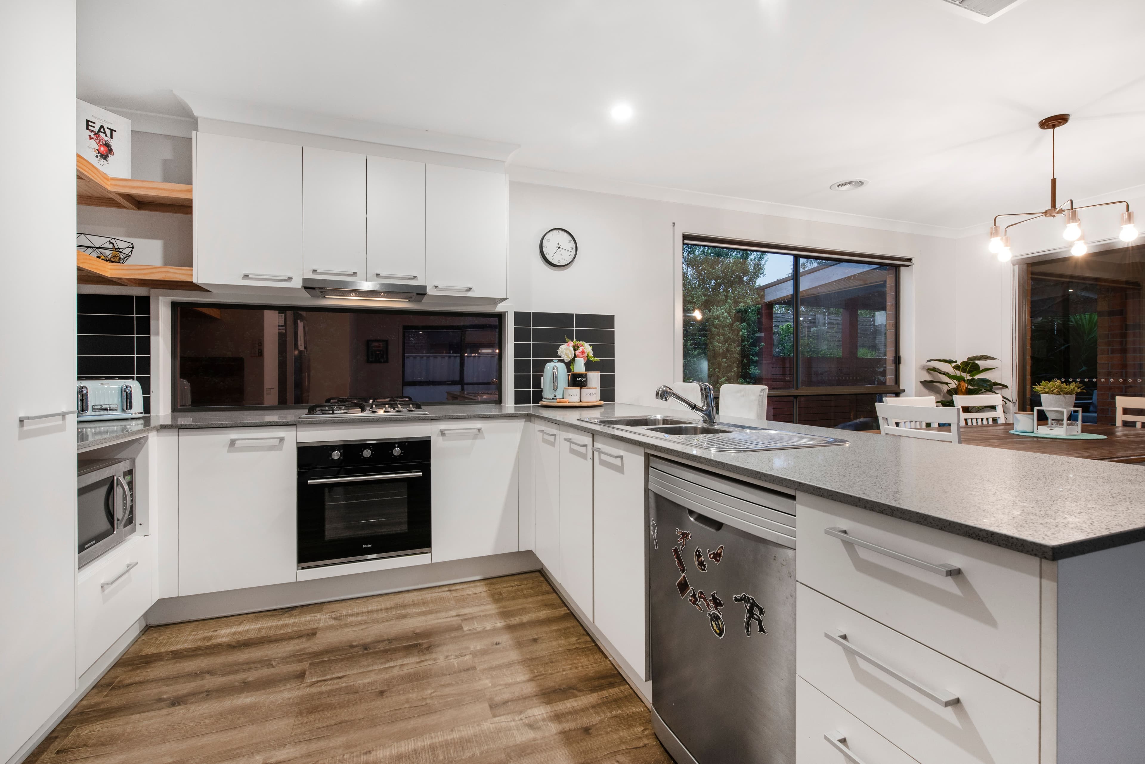 8 Creekview Avenue, Pakenham VIC 3810, Pakenham - Thumbnail 3